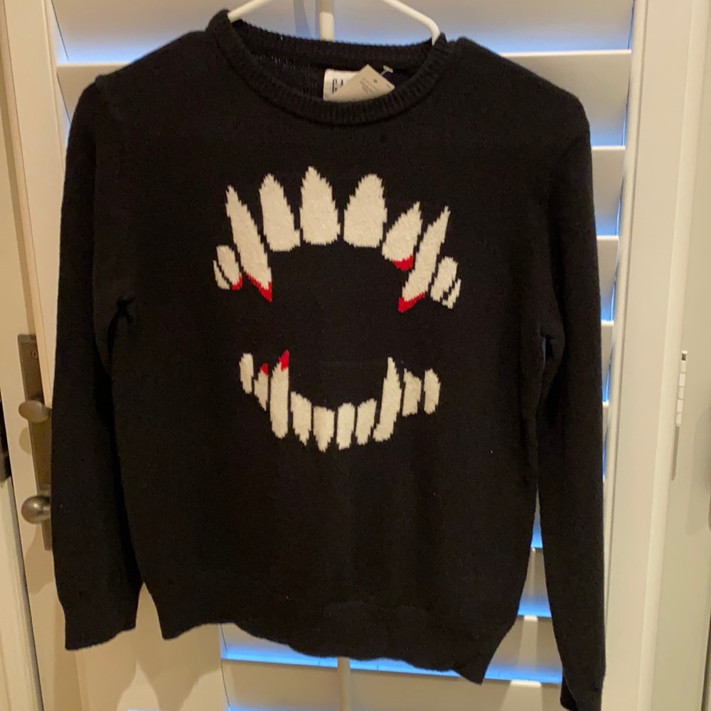 Boys black sweater size 10 from GAP Kids. NWT.